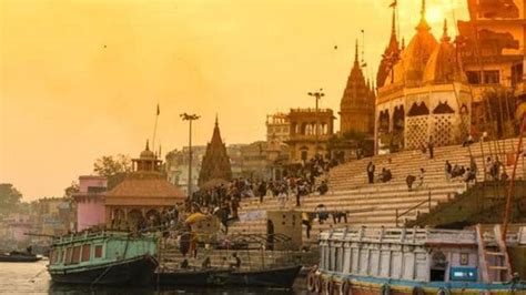 New rule at Kashi Vishwanath temple in Varanasi, devotees in jeans, t ...