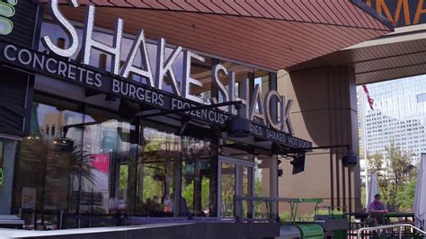 Shake Shack Restaurant Exterior Establishing Stock Footage SBV-323358452 - Storyblocks