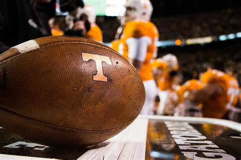 Aggregate 85+ tennessee vols football wallpaper latest - in.coedo.com.vn