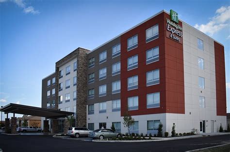 HOLIDAY INN EXPRESS & SUITES WEST MEMPHIS, AN IHG HOTEL - Updated 2023 Prices & Reviews (AR)