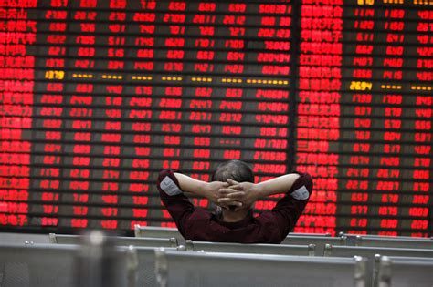 Chinese stock markets witness a free-fall - due to "snowballs"