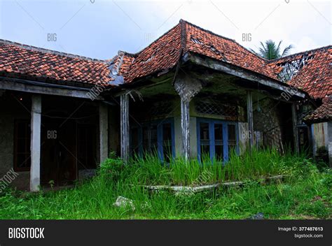 Old House Village Image & Photo (Free Trial) | Bigstock