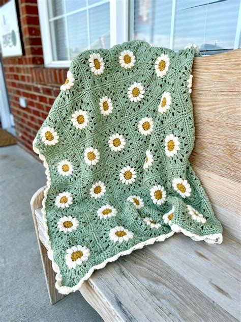 Crochet daisy granny square blanket free crochet pattern – Artofit