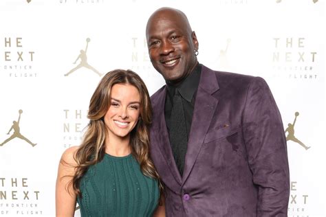 Michael Jordan Wife: Juanita Vanoy Divorce + Yvette Prieto & 5 Kids | Fanbuzz