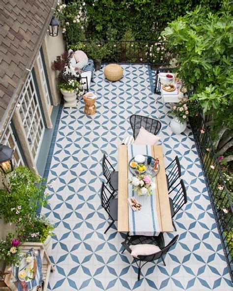 Modern Outdoor Patio Tiles Over Concrete - Draw-i