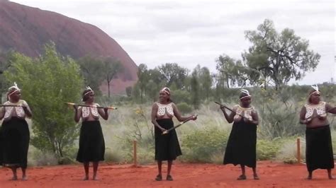 #17 AUSTRALIA | Anangu ABORIGINE Woman Traditional DANCING - YouTube