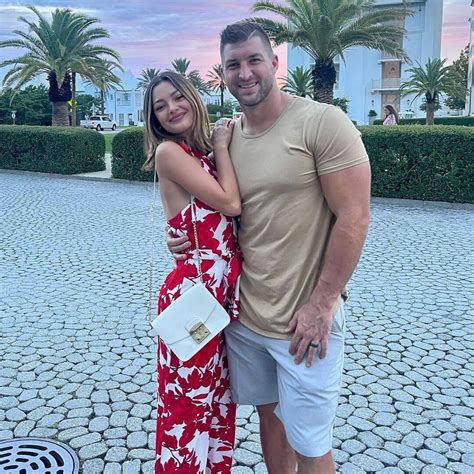 Tim Tebow Cozies Up to Wife Demi-Leigh in Sweet Sunset Snap