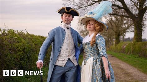 Coronavirus: Buckinghamshire couple dress in period costumes for walks ...