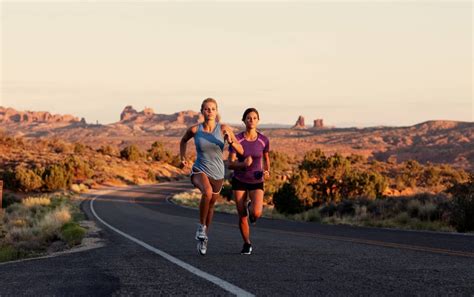 Summer Running Guide: How To Train When The Sun Arrives