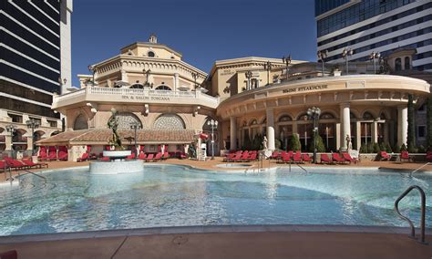 Pools | Luxuries & Amenities at Peppermill Hotel Casino Resort Reno