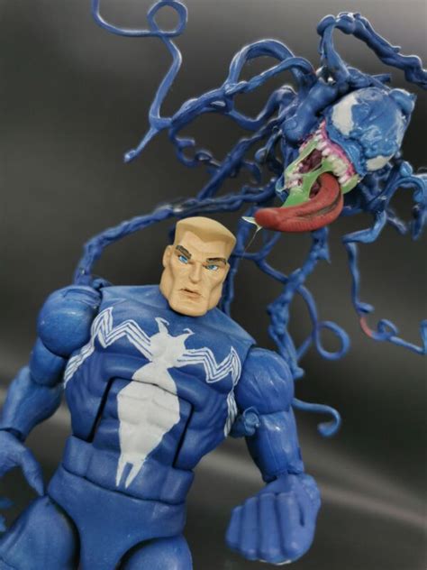 Venom (Marvel vs Capcom sprite) (Marvel Legends) Custom Action Figure