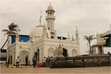 A Guide To Haji Ali Dargah, Mumbai - Updated 2024 | Trip101