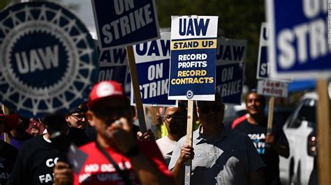 Live updates: UAW strike expands again against GM and Ford