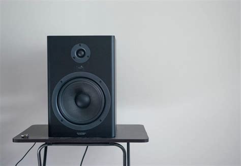 What is a subwoofer and how does it work? - Descriptive Audio