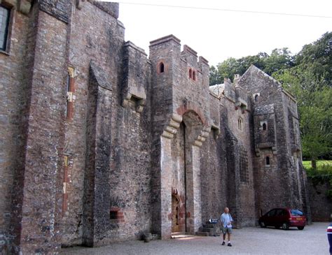 Compton Castle © Jeff Buck cc-by-sa/2.0 :: Geograph Britain and Ireland