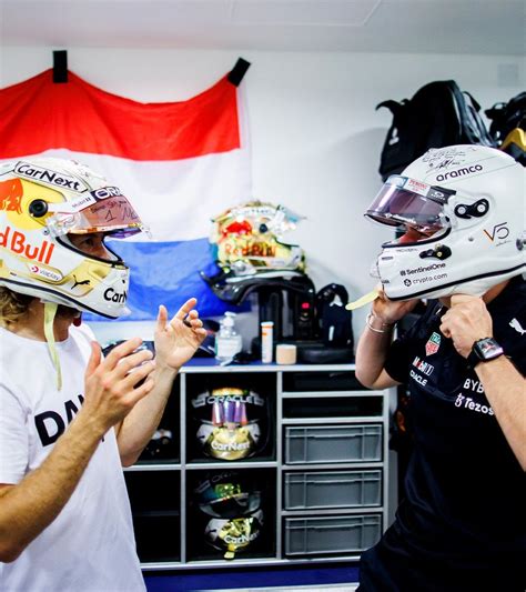 [Oracle Red Bull Racing] The helmet swap you've been waiting for : r/formula1