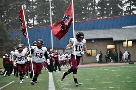 Toppenish triumphs on the road, holds off Mount Baker to win first playoff game since 1990: 4 ...