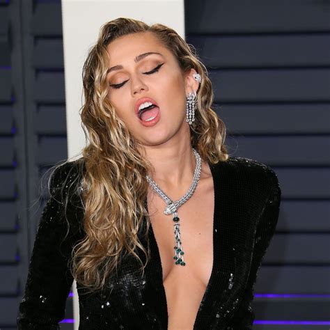 Miley Cyrus and Liam Hemsworth at 2019 Oscars Afterparty | POPSUGAR ...