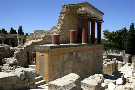 Crete: The Minoan Palace of Knossos - Greeka.com Blog