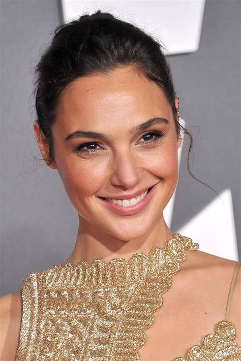 Gal Gadot to play Cleopatra on screen | Vogue France