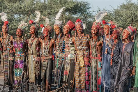 Wodaabe tribesmen face off in a beauty pageant to attract wives - Big World News