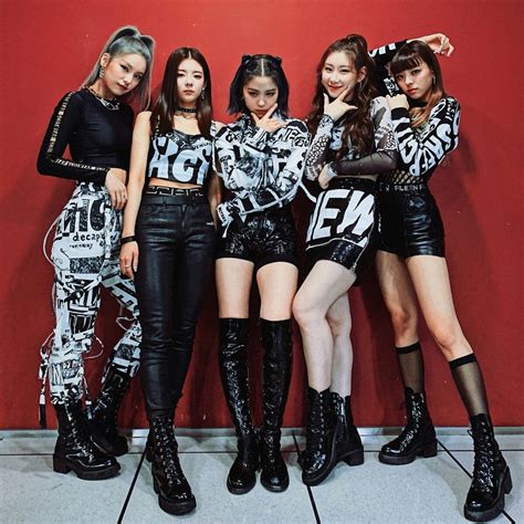 ITZY TWITTER | Ropa kpop, Ropa, Estilos de moda coreanos