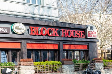 Block House Restaurant 10648270 Stock Photo at Vecteezy