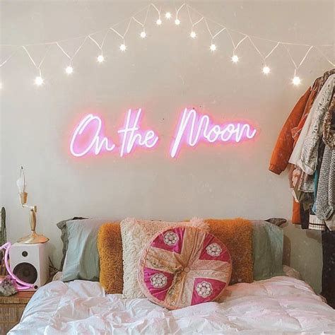 21 Aesthetic Bedroom Ideas - Best Aesthetic Bedroom Decor Photos | Neon ...