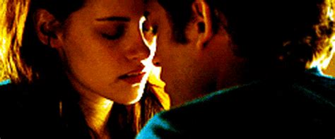 Twilight Kiss GIF - Find & Share on GIPHY