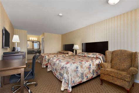 Travelodge Mountview Motel Kamloops, BC - See Discounts