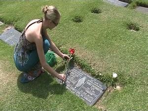 sharon tate grave - Celebrities who died young Photo (40874452) - Fanpop