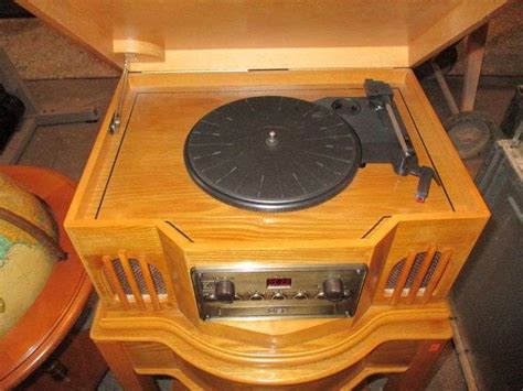 Philco Combo Cassette, CD, Record Player - Prime Time Auctions, Inc.