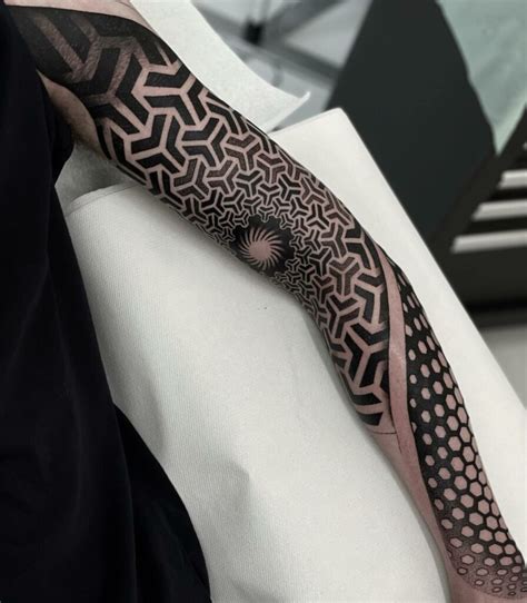 11+ Geometric Forearm Tattoo Ideas That Will Blow Your Mind!