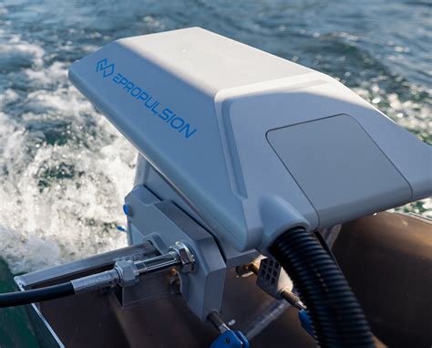 Crest Pontoons | Find Your Perfect Pontoon Boat Today!