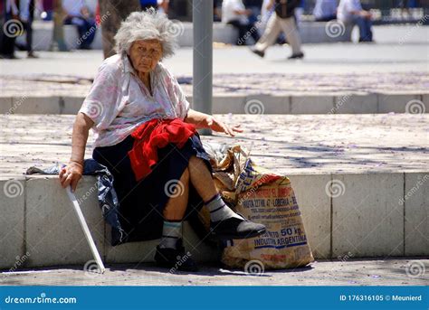 Old Homeless Woman Rest in Park. Editorial Image - Image of argentinian ...