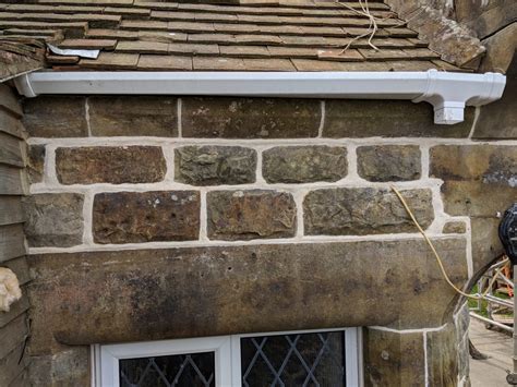 Lime mortar re-pointing and repair to old buildings - Saxum Stonemasons