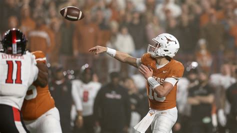 Texas QB Arch Manning Takes First Meaningful Snaps, Impresses