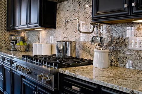 delicatus white granite backsplash - Google Search | Granite backsplash, Contemporary kitchen ...