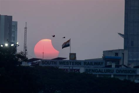 Foi assim que o eclipse solar parcial foi visto no mundo - EcoPortal.net