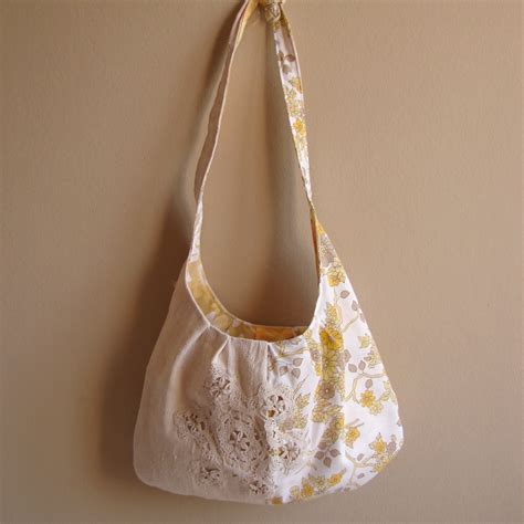 Roxy Creations: Vintage fabric shoulder bags