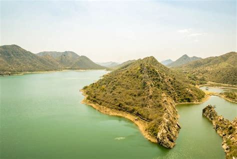 Bahubali Hills - An Unexpected Hike to See the Breathtaking Lake!