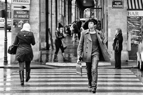 Paris street photography | Paris street, Street photography, Street