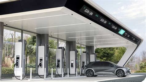 Hyundai Motor Group Teases E-pit Fast Charging Stations