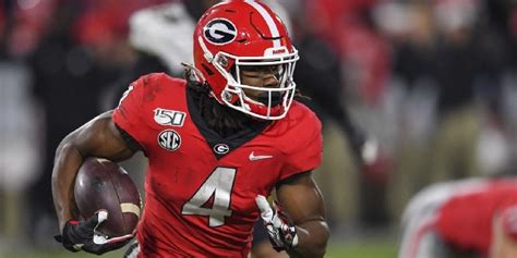 Georgia Bulldogs RB James Cook arrested on alcohol charge