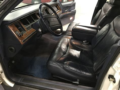 1994 Lincoln Town Car Signature Sedan - The Vault MS