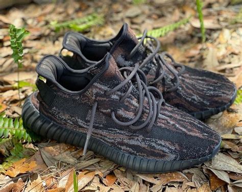 Que vaut la Adidas Yeezy Yeezi 350 Boost V2 MX Rock GW3774 ? | Baskets ...