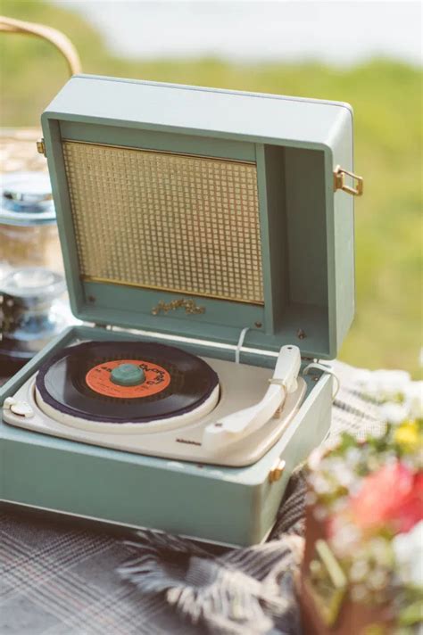 17 Best Antique Record Player - Vintagetopia | Vintage record player, Vintage records, Vintage music