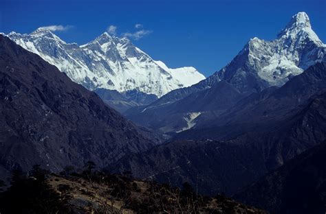 File:Nepal Mount Everest And Ama dablam.jpg - Wikipedia, the free encyclopedia