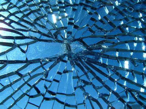 Wallpapers Box: Windows - Shattered Glass High Definition Wallpapers