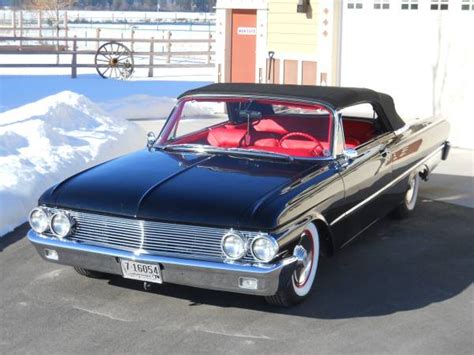 Mild Custom: Nicely Restored 1961 Ford Galaxie Sunliner | Bring a Trailer